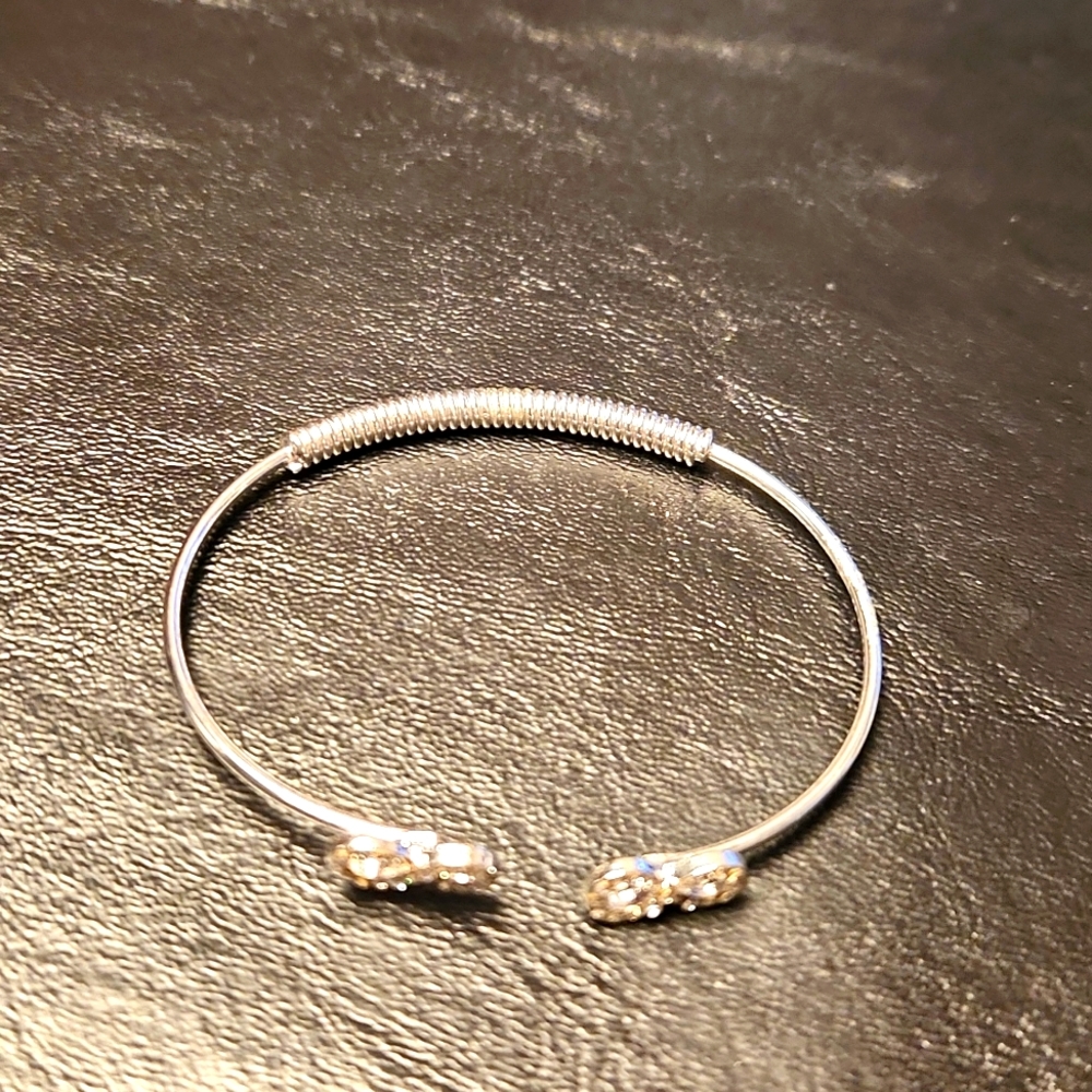 3 Inch Coil Adjustable Figure 8 Bracelet
